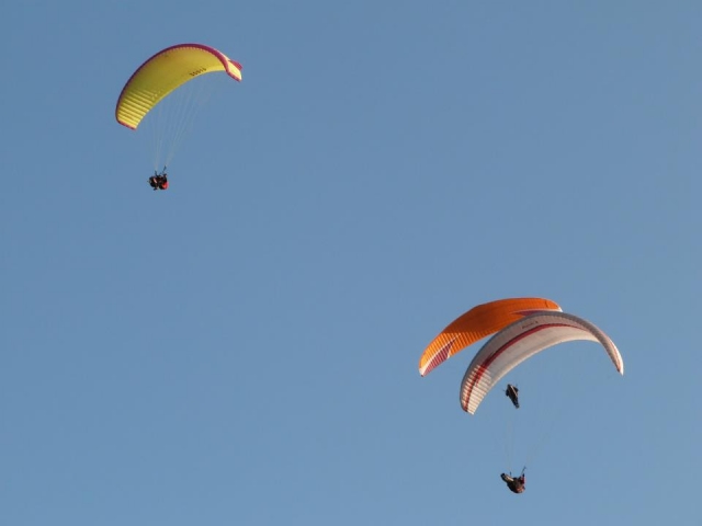 Vuelo en parapente.jpg